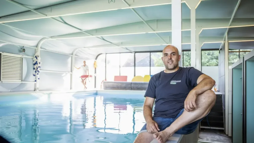 swimwise-oprichter-christophe-lecoque-voorpagina-de-tijd-tekort-lokaal-zwemwater